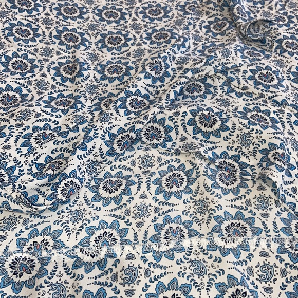 LOFT Short Sleeve Tulip Back Top Size Medium Petites - Picture 13 of 14